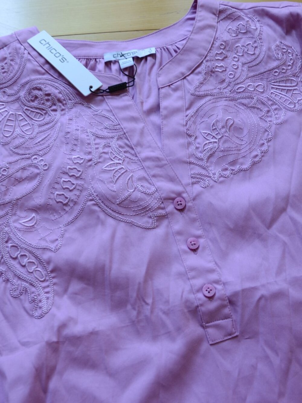 Chico's Embroidered Poplin Splitneck Shirt Size 3 NWT US 16 - Picture 6 of 11